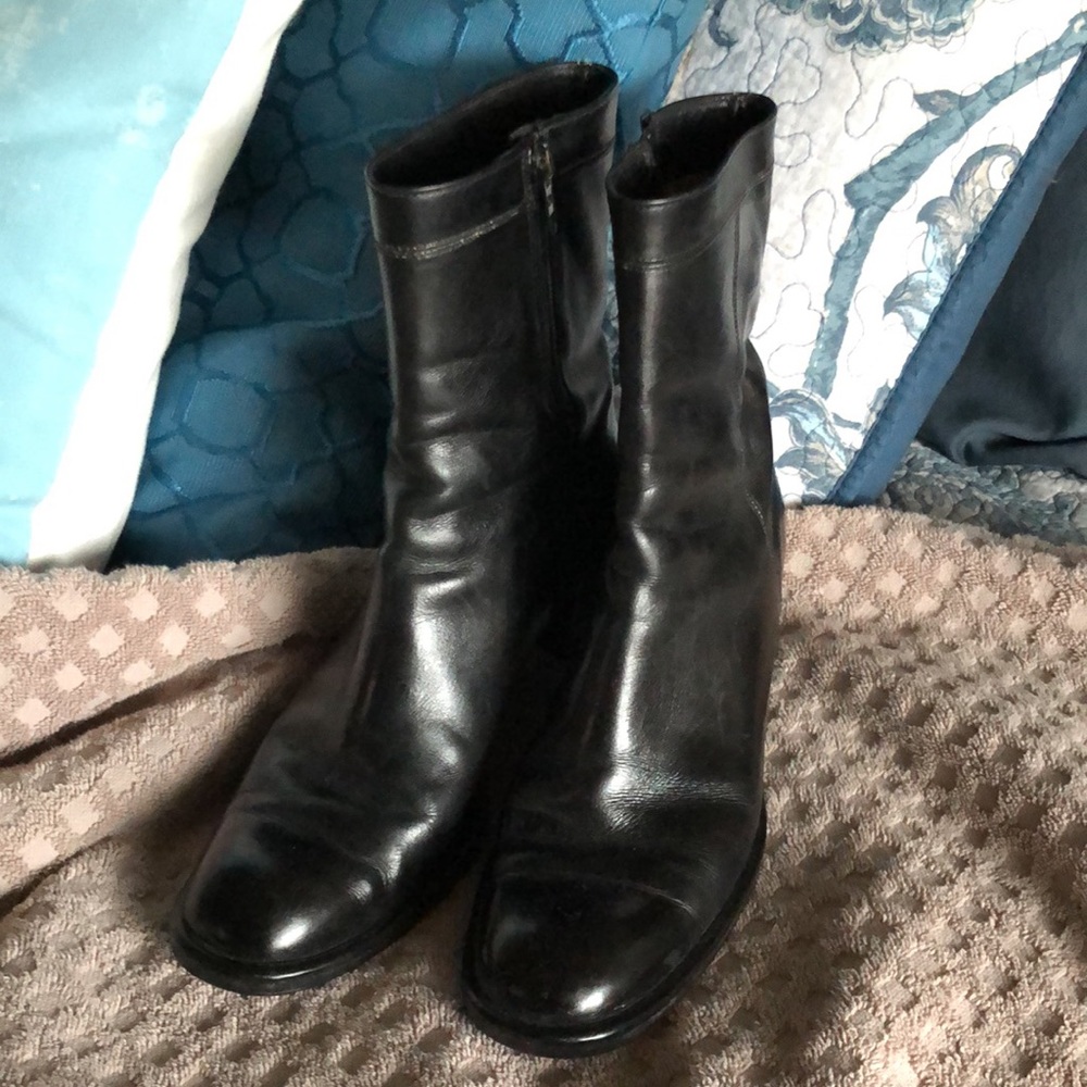 PreOwned Coach Made in Italy Boots 7B